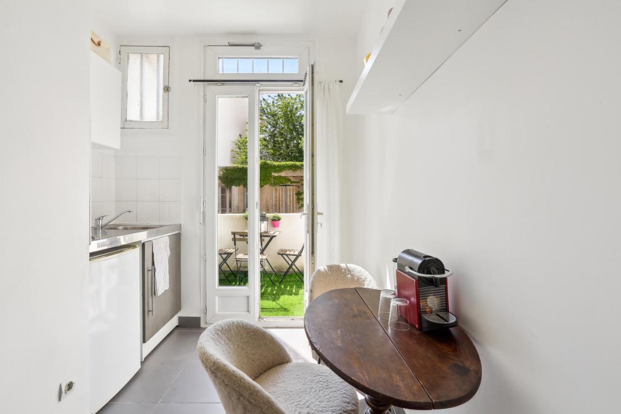 Quiet Studio With Terrace Near Beautiful Garden Parijs